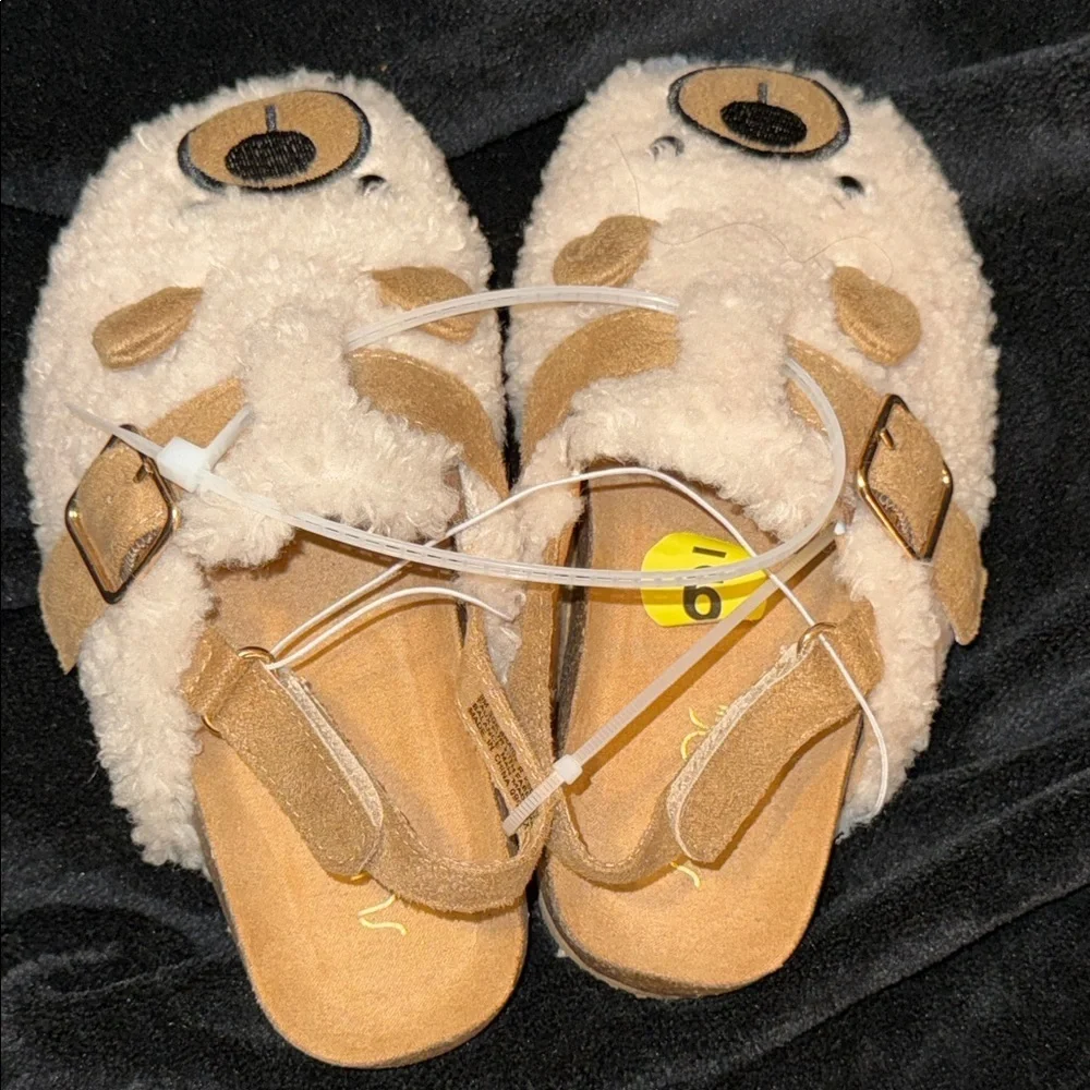 Sugar Fuzzy Bear Kids Mule Slippers in Cream and Tan NWT Sz 9